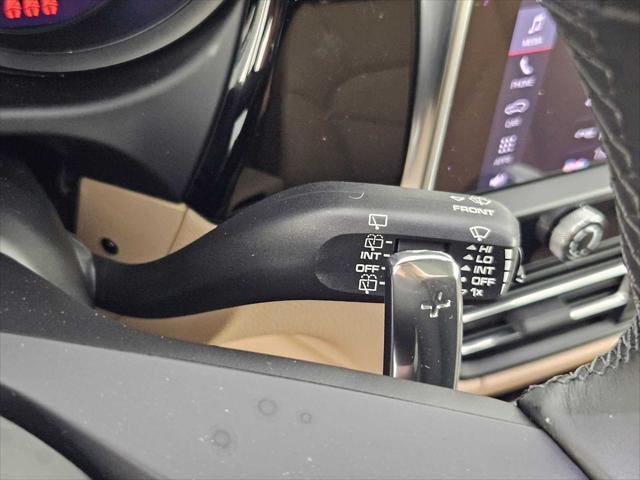 Photo of 2023  Porsche Macan