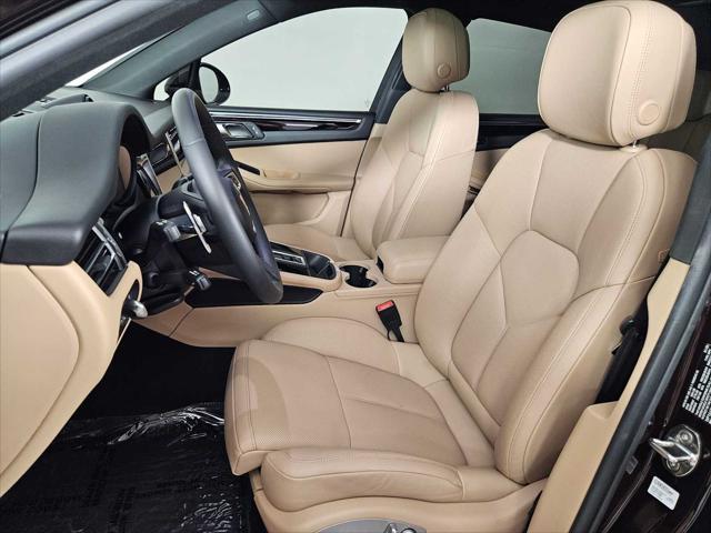 Photo of 2023  Porsche Macan