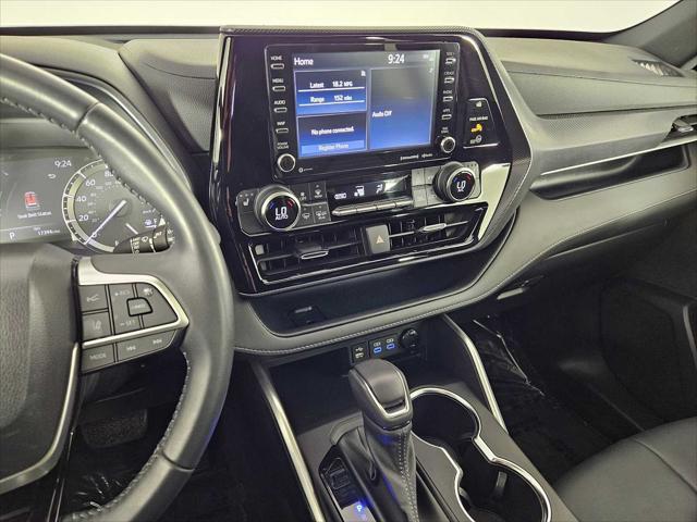 Photo of 2022 Ruby Flare Pearl Toyota Highlander