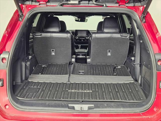 Photo of 2022 Ruby Flare Pearl Toyota Highlander