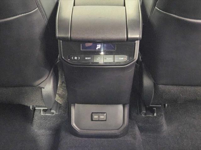 Photo of 2022 Ruby Flare Pearl Toyota Highlander