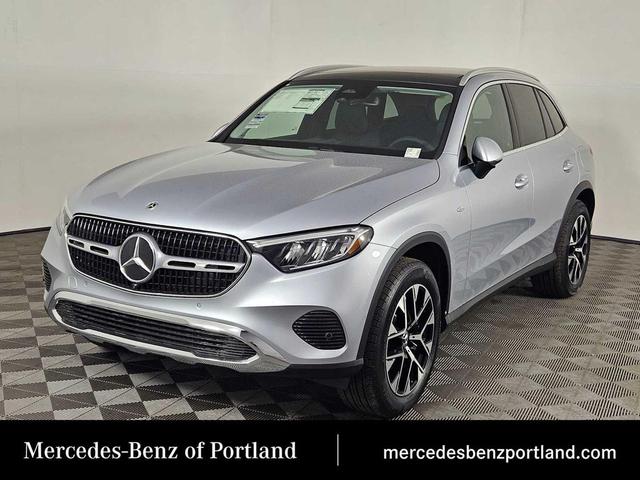 Photo of 2025 Cirrus Silver Metallic Mercedes-Benz GLC 350e