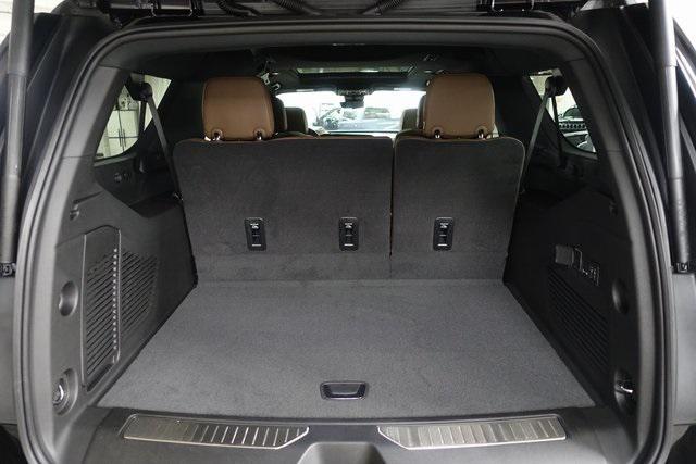 Photo of 2025 Black Chevrolet Suburban