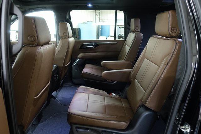 Photo of 2025 Black Chevrolet Suburban