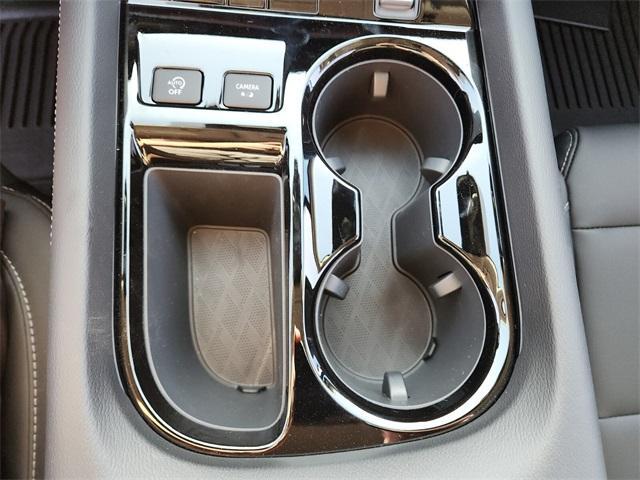 Photo of 2025 Everest White P Nissan Murano