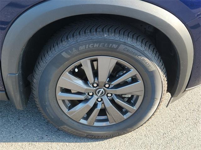 Photo of 2022 Deep Ocean Blue Nissan Pathfinder