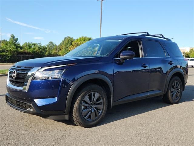 Photo of 2022 Deep Ocean Blue Nissan Pathfinder