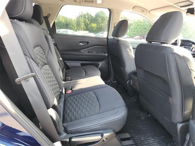 Photo of 2022 Deep Ocean Blue Nissan Pathfinder