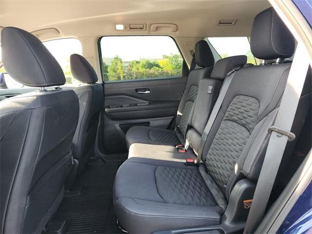 Photo of 2022 Deep Ocean Blue Nissan Pathfinder