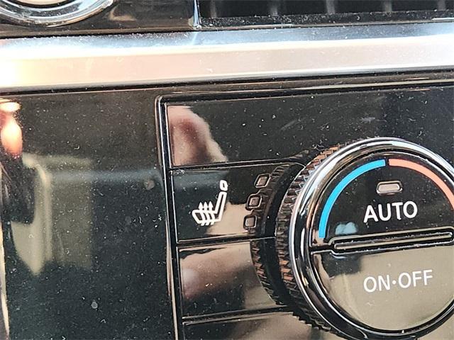 Photo of 2022 Deep Ocean Blue Nissan Pathfinder