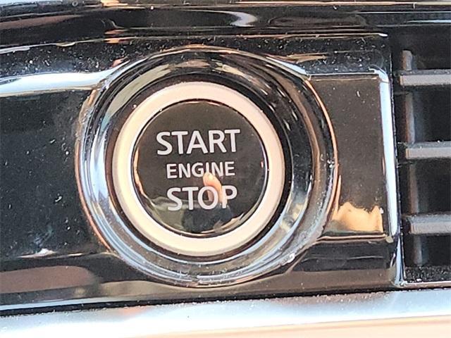 Photo of 2022 Deep Ocean Blue Nissan Pathfinder
