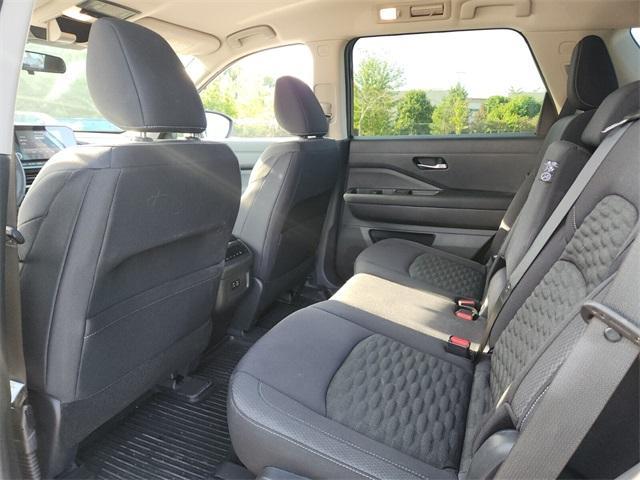 Photo of 2022 Deep Ocean Blue Nissan Pathfinder