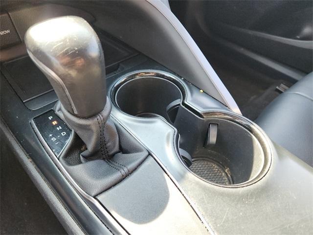 Photo of 2020 Super White Toyota Camry