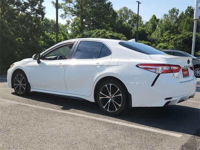 Photo of 2020 Super White Toyota Camry