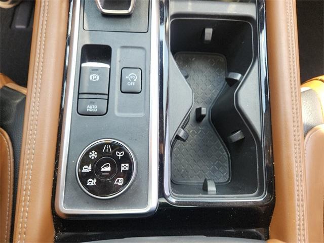 Photo of 2023 2 Tone Gun / Black Roof Nissan Pathfinder
