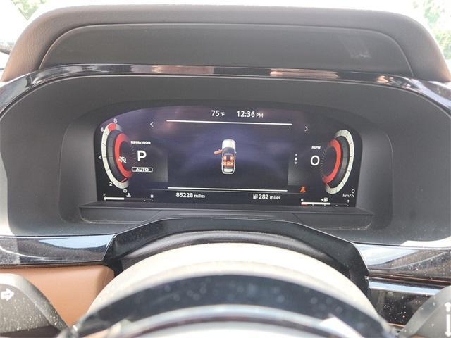 Photo of 2023 2 Tone Gun / Black Roof Nissan Pathfinder