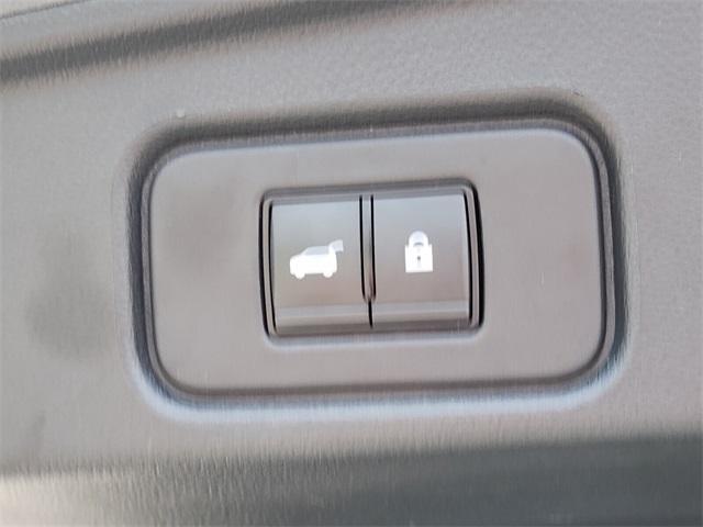 Photo of 2023 2 Tone Gun / Black Roof Nissan Pathfinder