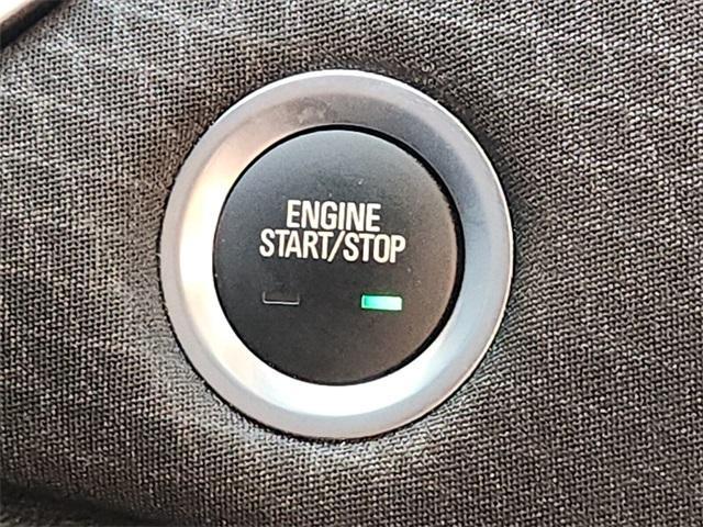 Photo of 2025 Summit White Chevrolet Malibu