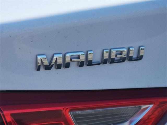 Photo of 2025 Summit White Chevrolet Malibu