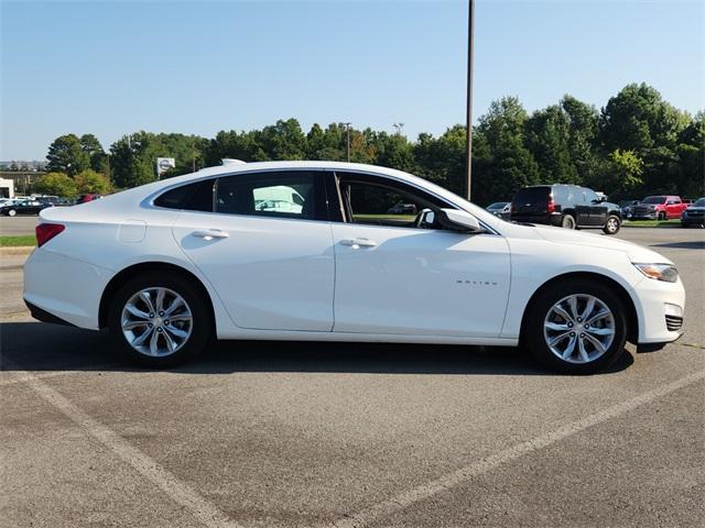 Photo of 2025 Summit White Chevrolet Malibu