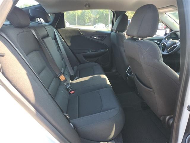 Photo of 2025 Summit White Chevrolet Malibu