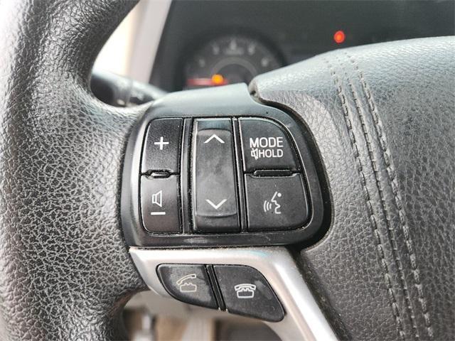 Photo of 2015 Gold Toyota Sienna