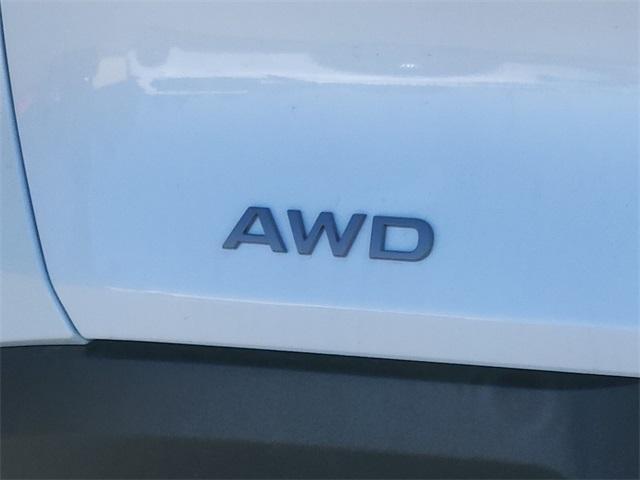 Photo of 2025 Everest White P Nissan Murano