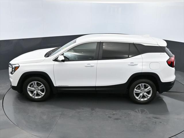 Photo of 2024 Summit White GMC Terrain