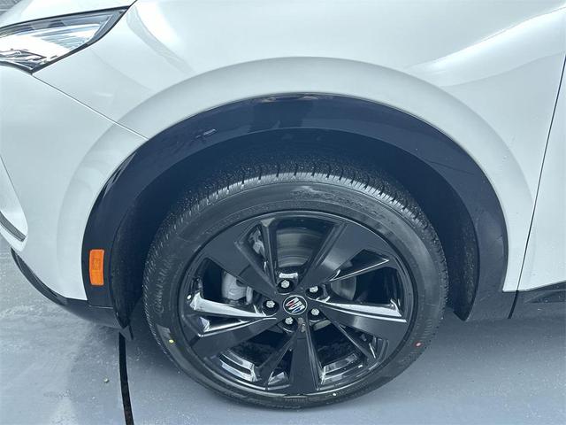Photo of 2025 Summit White Buick Envision