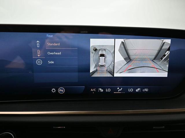 Photo of 2025 Iridescent White Tricoat Buick Envision