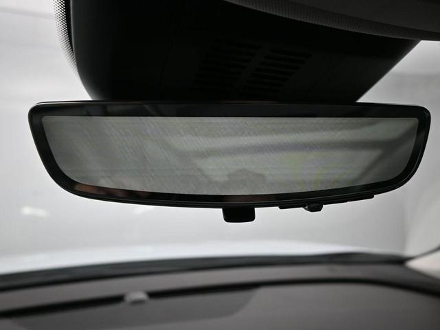 Photo of 2025 Iridescent White Tricoat Buick Envision