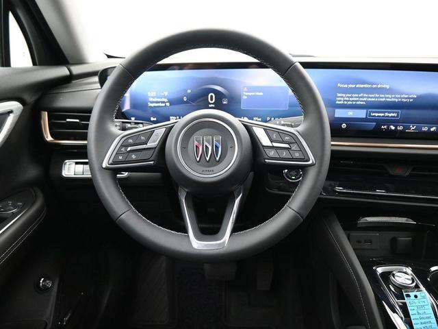 Photo of 2025 Iridescent White Tricoat Buick Envision