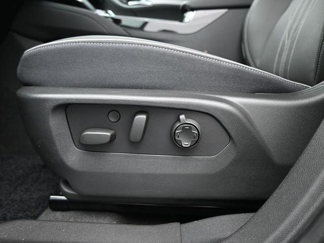 Photo of 2025 Iridescent White Tricoat Buick Envision