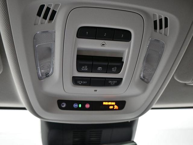 Photo of 2025 Iridescent White Tricoat Buick Envision