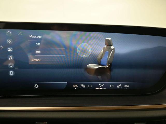 Photo of 2025 Iridescent White Tricoat Buick Envision