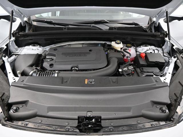 Photo of 2025 Iridescent White Tricoat Buick Envision