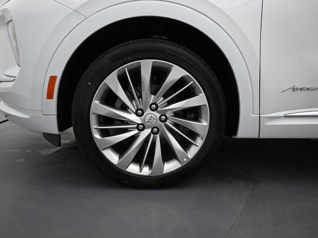 Photo of 2025 Iridescent White Tricoat Buick Envision