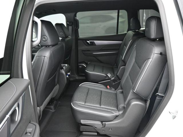 Photo of 2026 summit white Buick Enclave
