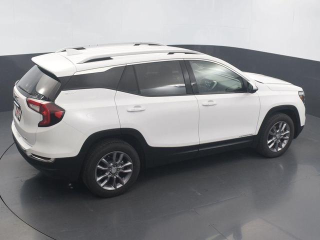 Photo of 2023 Summit White GMC Terrain