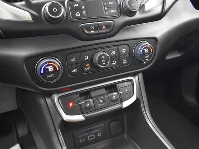 Photo of 2023 Summit White GMC Terrain