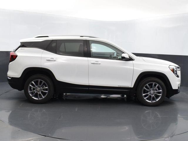 Photo of 2023 Summit White GMC Terrain