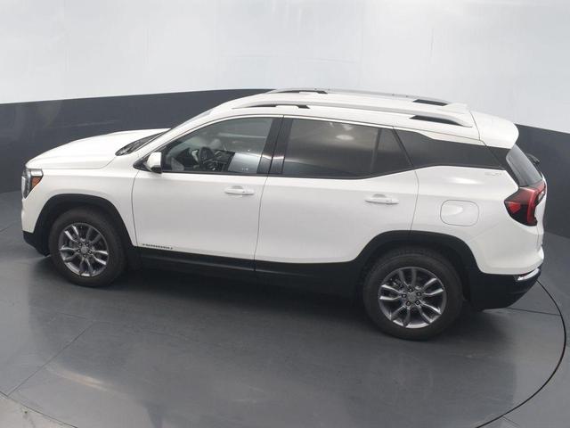 Photo of 2023 Summit White GMC Terrain