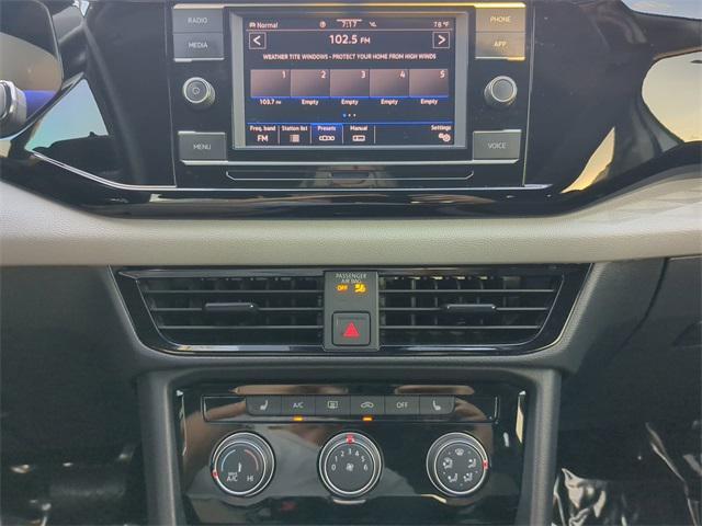 Photo of 2024 Pure White Volkswagen Taos