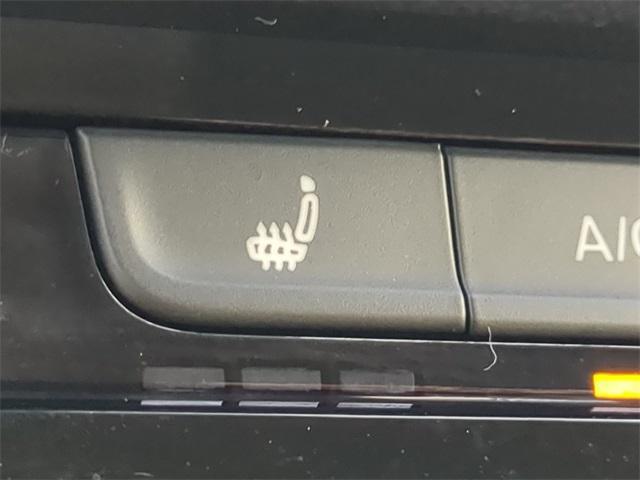 Photo of 2024 Pure White Volkswagen Taos