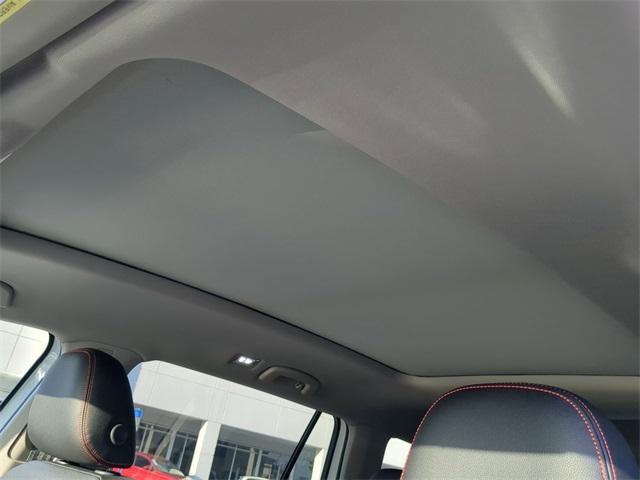 Photo of 2025 Pure White Volkswagen Atlas