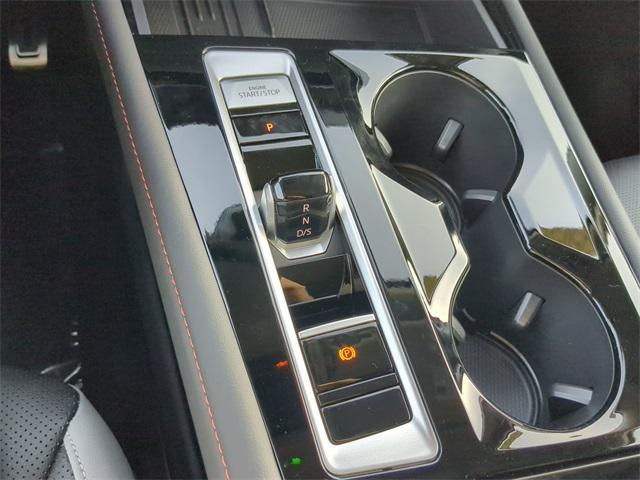 Photo of 2025 Pure White Volkswagen Atlas