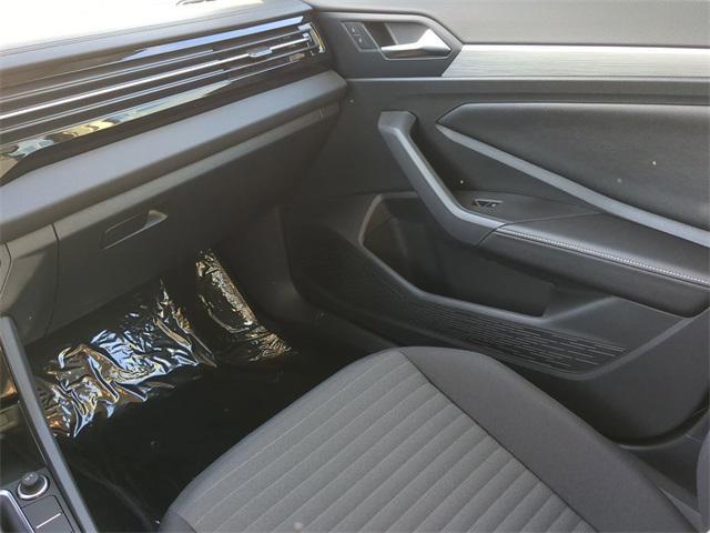 Photo of 2025 Platinum Gray Metallic Volkswagen Jetta