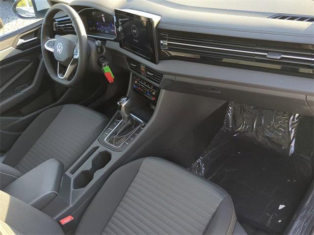 Photo of 2025 Platinum Gray Metallic Volkswagen Jetta