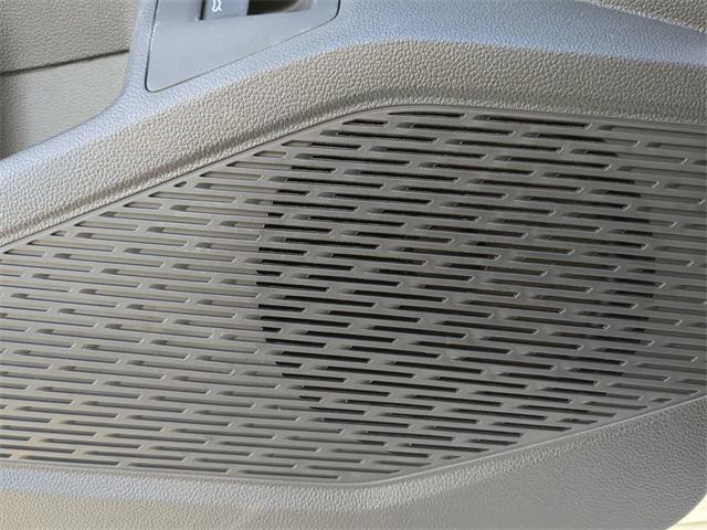 Photo of 2025 Platinum Gray Metallic Volkswagen Jetta