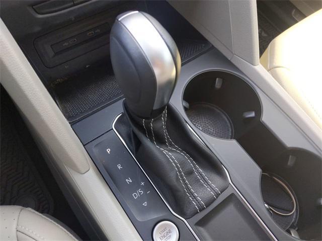 Photo of 2021 Pure White Volkswagen Atlas